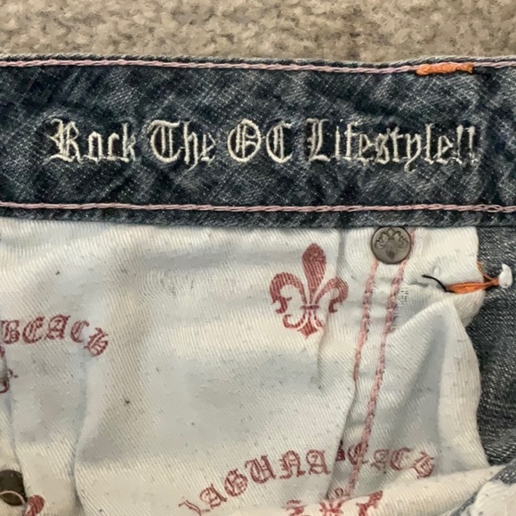 Labuan Beach Jean Co - Picture 3 of 4